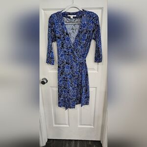 DVF black and blue floral cotton/silk wrap dress size 6
